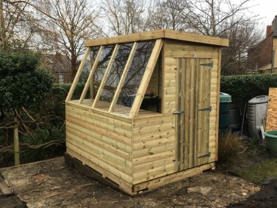 12mm potting shed with built in bench